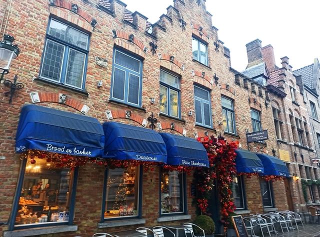 Bruges: A Fairytale Itinerary 🏰✨ Bruges: A Fairytale Itinerary 🏰✨