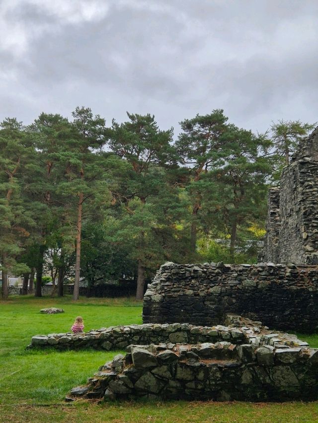 Cross Kirk, Peebles