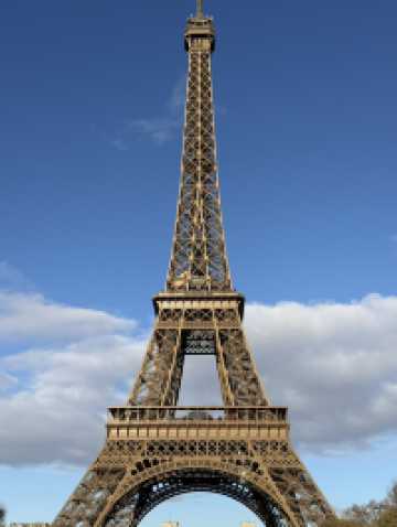 Majesty in Metal: The Eiffel Tower Unveiled 🇫🇷