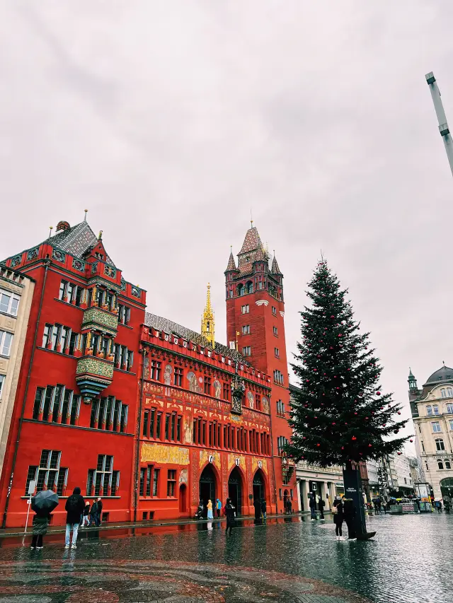 Яркая ратуша Базеля