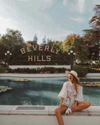 Strolling Beverly Hills: Where Celebrities Call Home