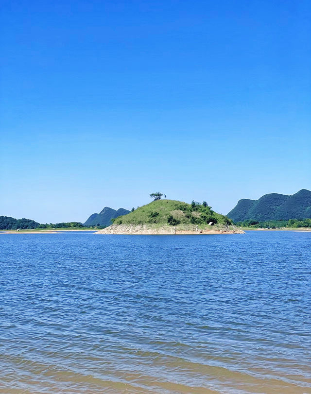 入冬了，貴州的這個湖照樣美得不可方物！