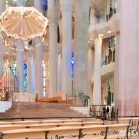 雕刻藝術與光影盛宴—聖家堂Sagrada Família