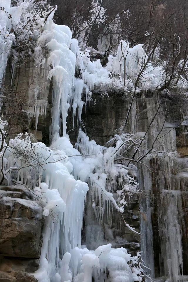 被雪景覆蓋的雲臺山勝似仙境