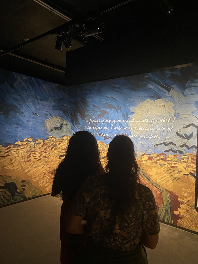 The immersive experience Van Gogh style 🌙🖌️