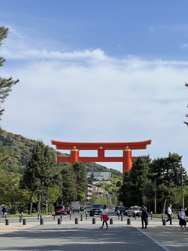The Quiet Heian-jingu Shrine in Kyoto, Japan ⛩️🇯🇵