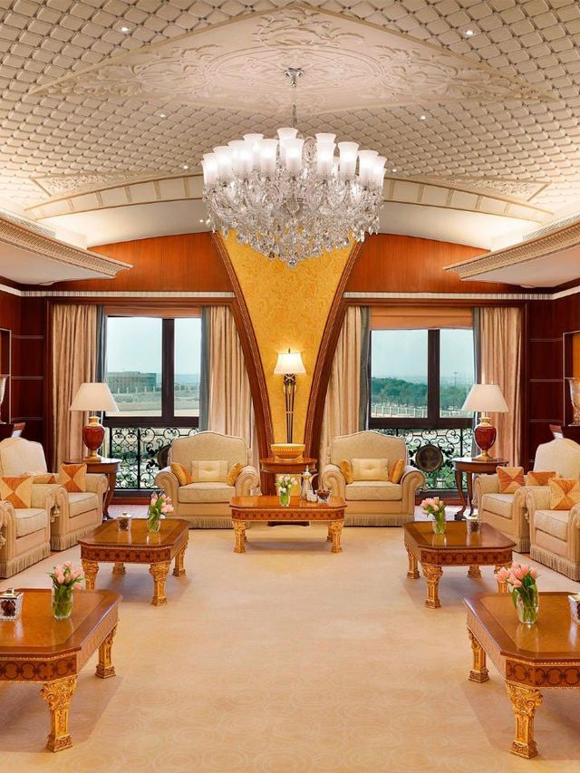 🌟 Luxe Oasis in Riyadh: Ritz-Carlton's Royal Retreat 🌟