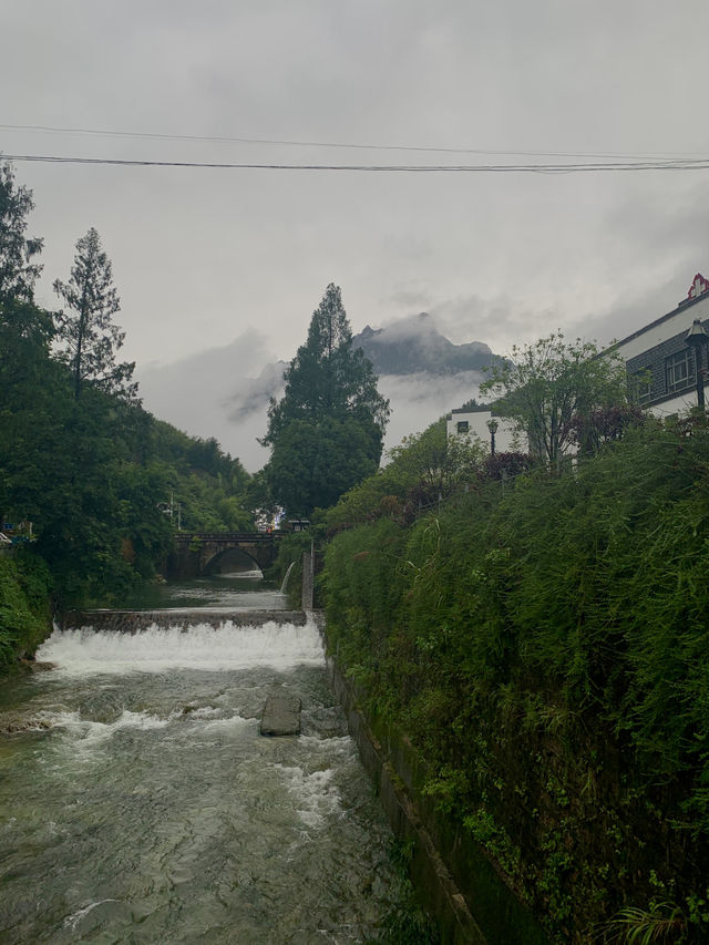 A Rainy Weekend in Huangshan