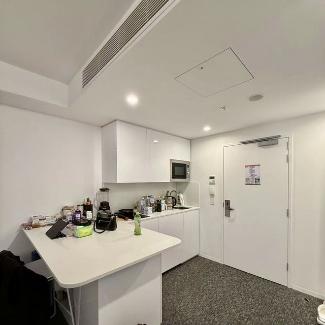 Melbourne Cityscape Carton Sublet