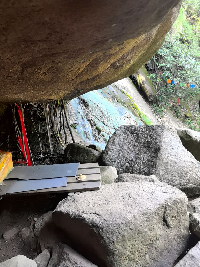 九華後山的九子岩也很美。 九華後山的九子岩也很美。