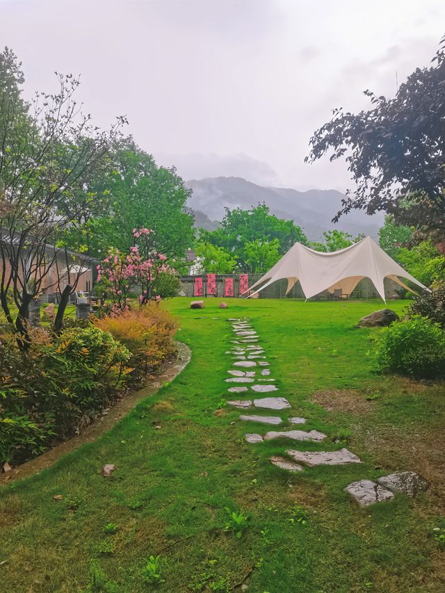 花築奢·蘭庭溫泉民宿：隱匿於山水間的詩意棲居