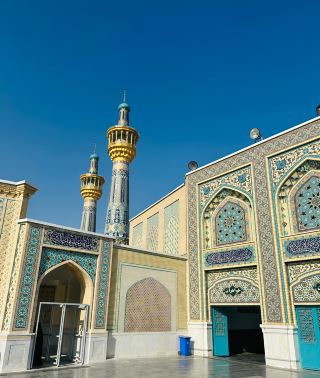 A Stroll Through the Imam Reza Shrine in Mashhad: An Encounter with Iranian Religious Art