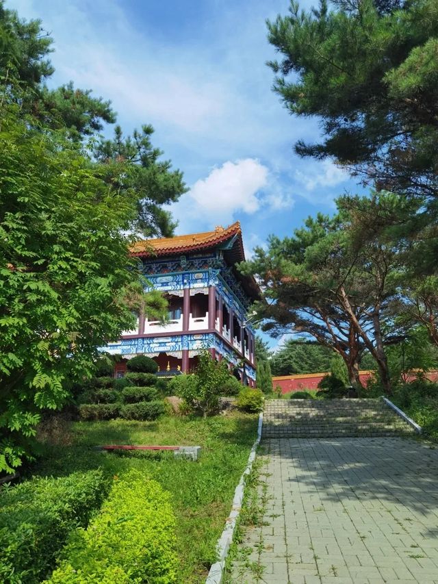 走進延吉東來寺，邂逅自然與禪意交織嘅靈境