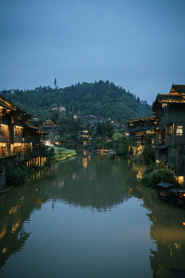 為了尋找千與千尋的漫畫夜景，我來了貴州！