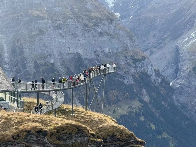 鐵力士山挑戰成功，瑞士美景令人懷疑人生