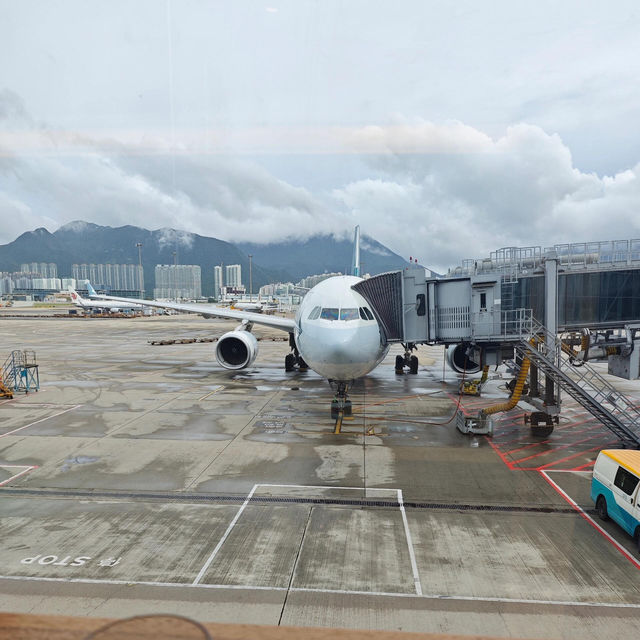 🛫香港機場環亞35號貴賓室體驗！3小時轉機也能舒適躺平～