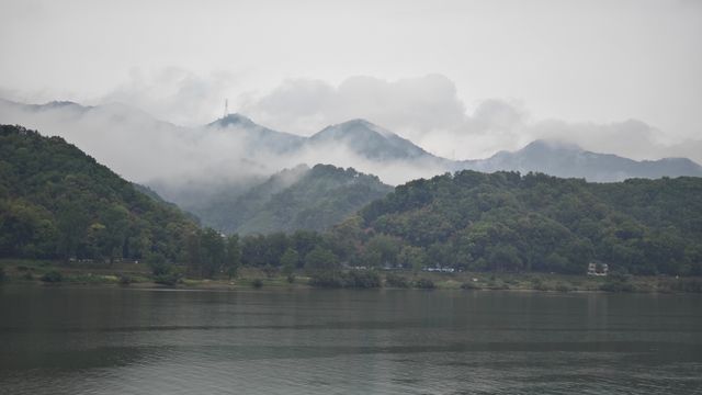 因《富春山居圖》而聞名遐邇的一條江