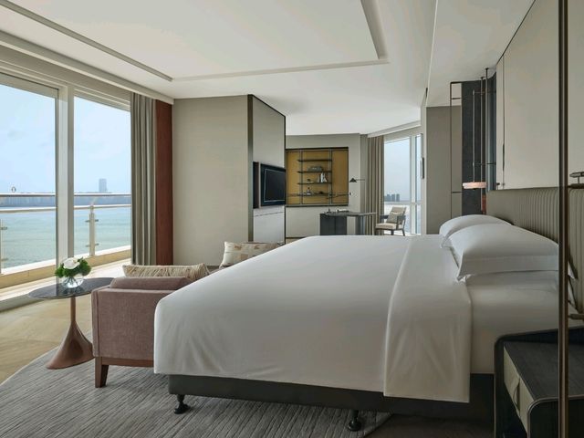 Hainan's Urban Coastal Chic : InterContinental Haikou Seaview