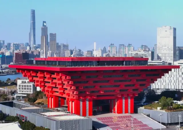 Shanghai Pudong: Dual Museum Art Tour Guide