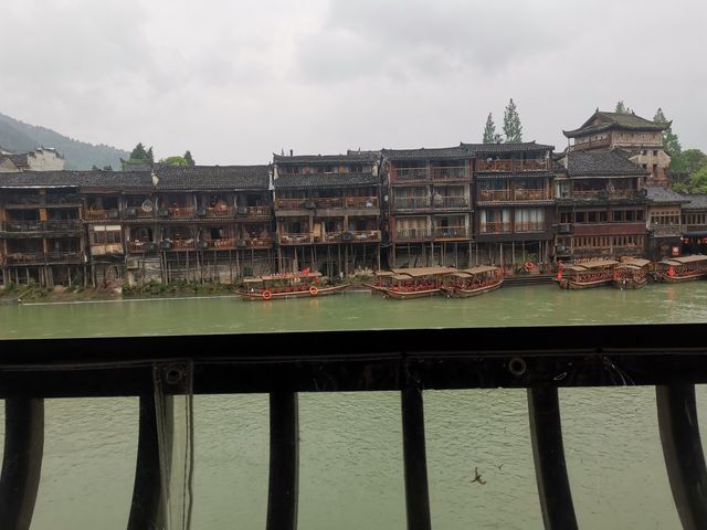 那年走在湘西古城的街道