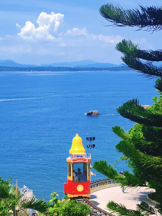 Cliffside Mini Train + Glass Sea! This Free Hidden Beach in Shenzhen is Amazing