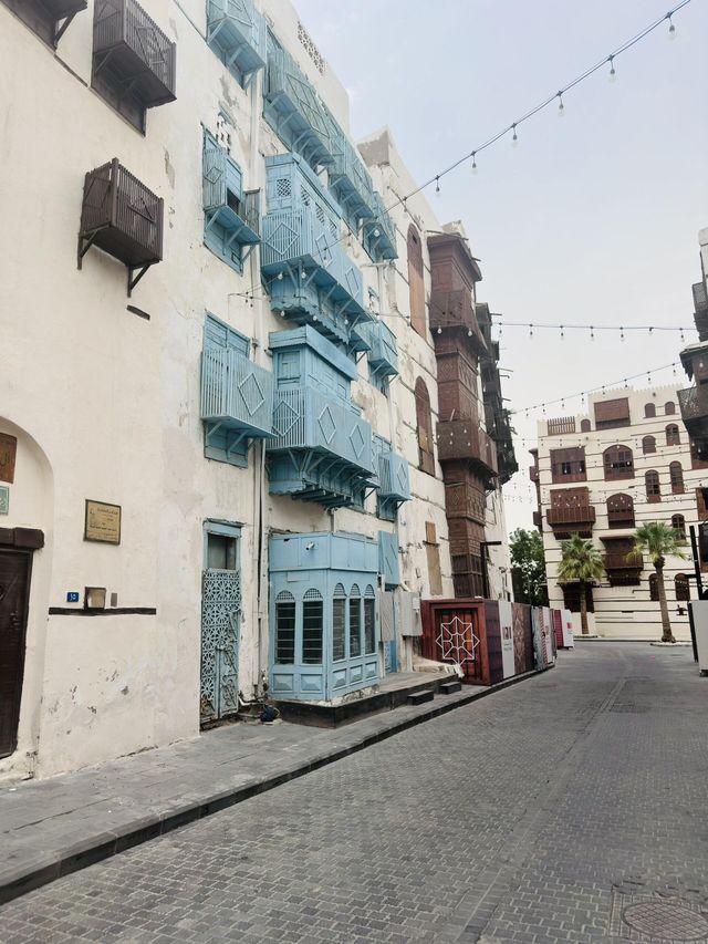 Melangkah ke Jeddah: Gerbang Menuju Kota Suci dan Seni Urban yang Memukau