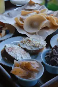 這扇窗景滿足了我對瀘沽湖的一切想像