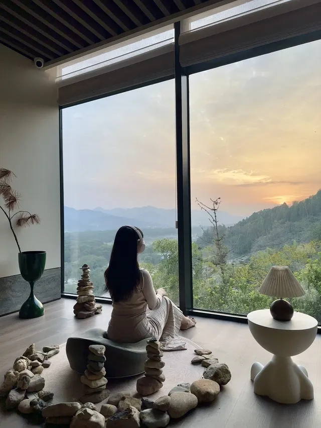 在山谷,觀雲,聽琴,見自己 在山谷,觀雲,聽琴,見自己