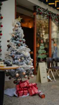 上海深秋Citywalk|梧桐葉裡的浪漫與聖誕的完美交融