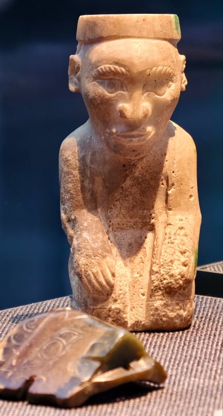 Quickly Understand the Art of Carved Stone Portraits | Trip.com