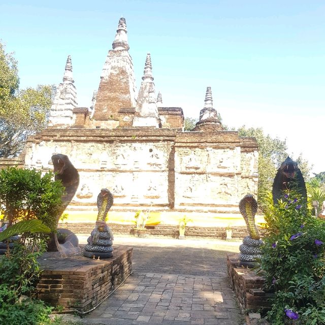 ไหว้พระธาตุคนปีเกิดปีมะเส็ง วัดเจ็ดยอด เชียงใหม่