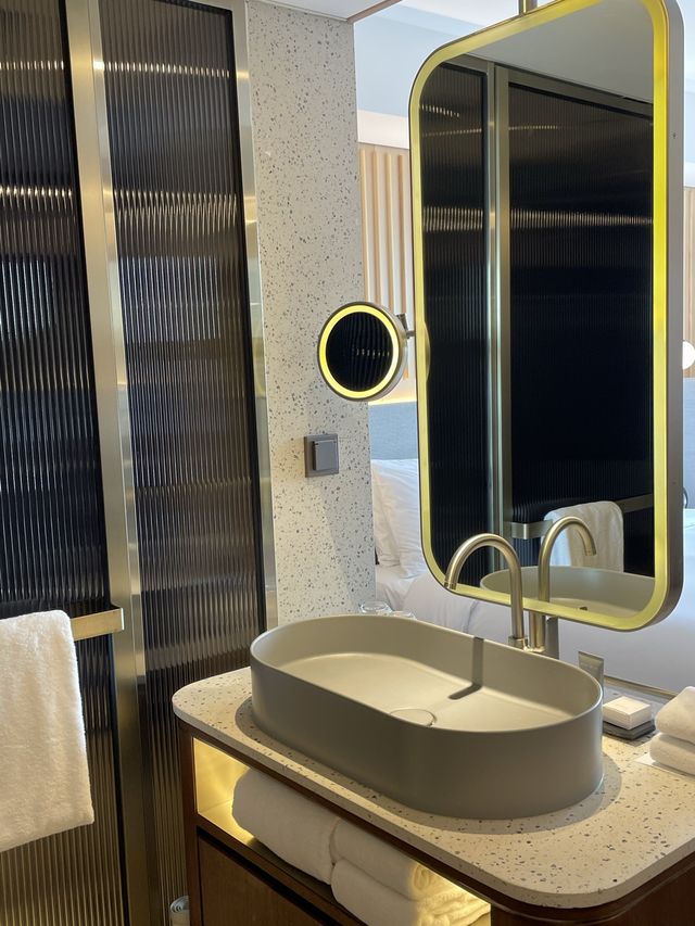MZ세대들이 좋아할 만한 힙한 호텔 🛋️몬드리안 서울 이태원