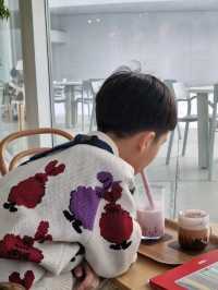 달달한 딸기라떼와 함께 뮤지엄카페 데이트