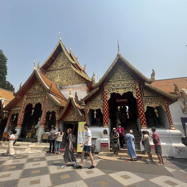 สักการะพระธาตุดอยสุเทพ คู่เมืองล้านนา