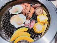 大量和牛、海鮮、小食及甜品任點任食，食物種類夠晒多元化，性價比極高，值得一試~