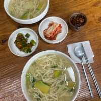 센과 치히로 칼국수집