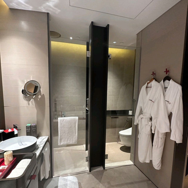 Swissotel Singapore Creste Suite Room
