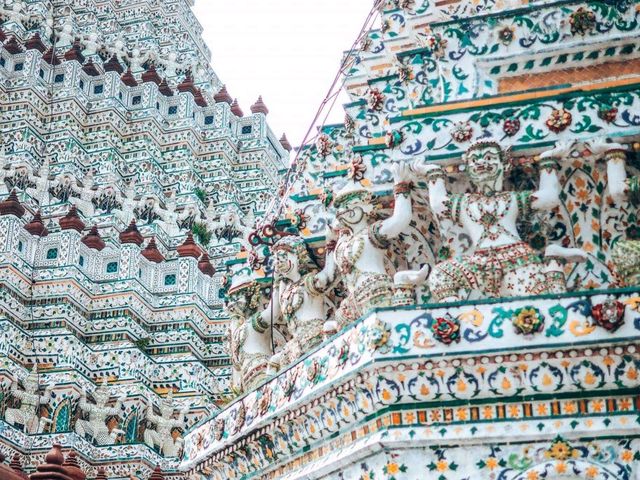 นั่งเรือเที่ยววัดอรุณกันค่ะ
