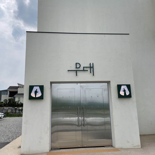 물멍에 넓은 잔디밭 갖춘 무대베이커리🥐🥨🥯