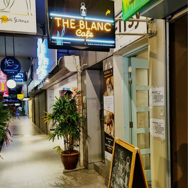 The blanc Cafe