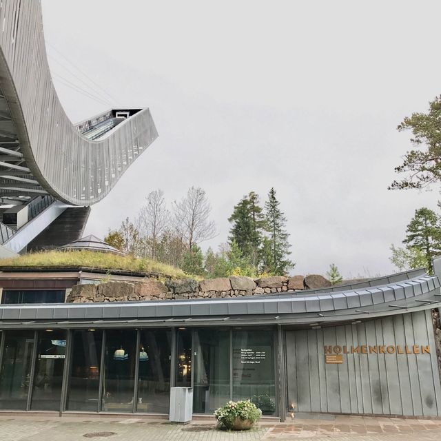 Holmenkollen Ski Museum & Tower - Oslo Holmenkollen Ski Museum & Tower - Oslo