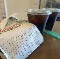 더울 땐 아이스아메리카노~~~도넛 “Krispy Kreme”