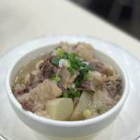 必食 惹味咖哩 配 軟腍肉嫩牛坑腩
