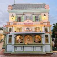ยกให้เป็นร้านอาหารที่ตกแต่งสวยทุกเทศกาล