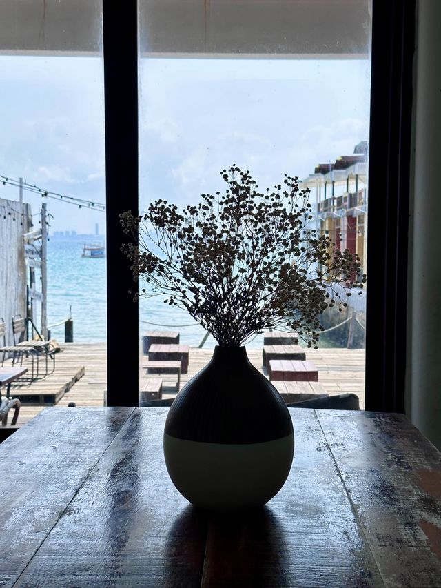 มา-หา-รัก คาเฟ่ Chill out cafe & Bar เกาะล้าน