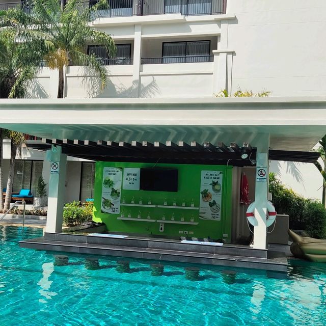 DOUBLETREE BY HILTON PHUKET เรียบง่ายใกล้หาด