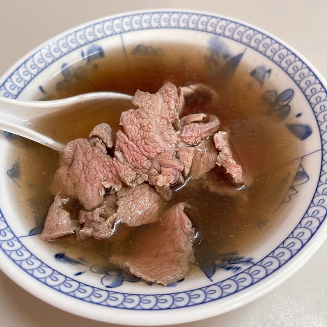 來台南～怎麼可以錯過牛肉湯😆