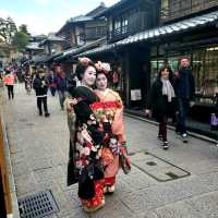 Charming Streets and Timeless Beauty: Gion, Kyoto