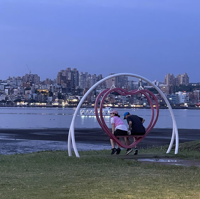 放暑假，來八里左岸公園玩