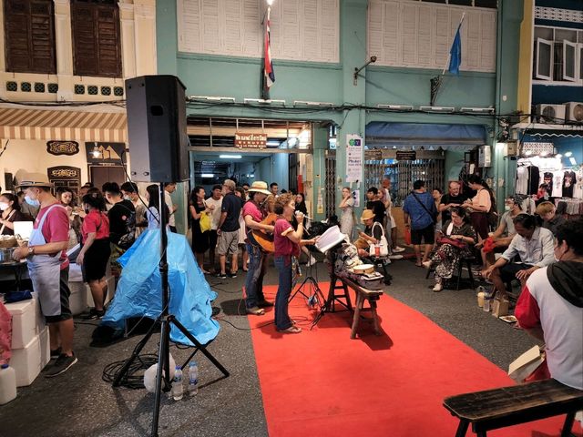 ถนนคนเดิน หลาดใหญ่ 
